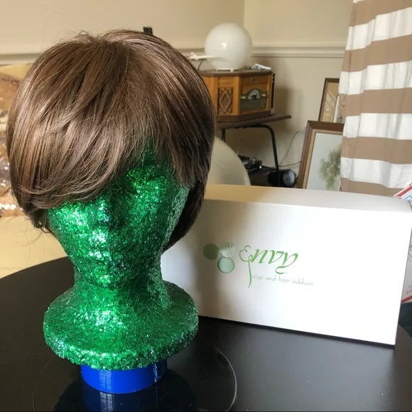 Envy Wig - Kris - med brown - synthetic wig - Picture 1 of 8